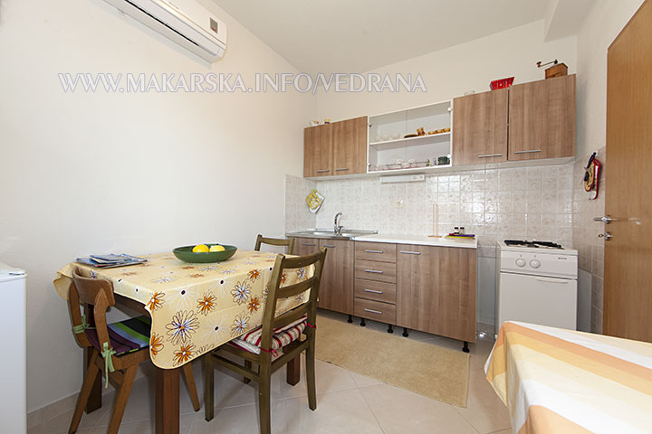 apartments Vedrana, Makarska - kitchen, dining room