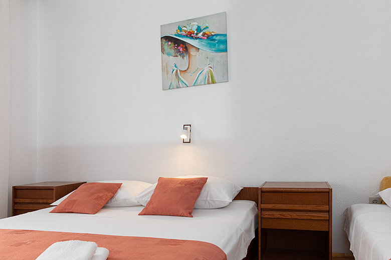 apartments Bidol, Makarska - bedroom