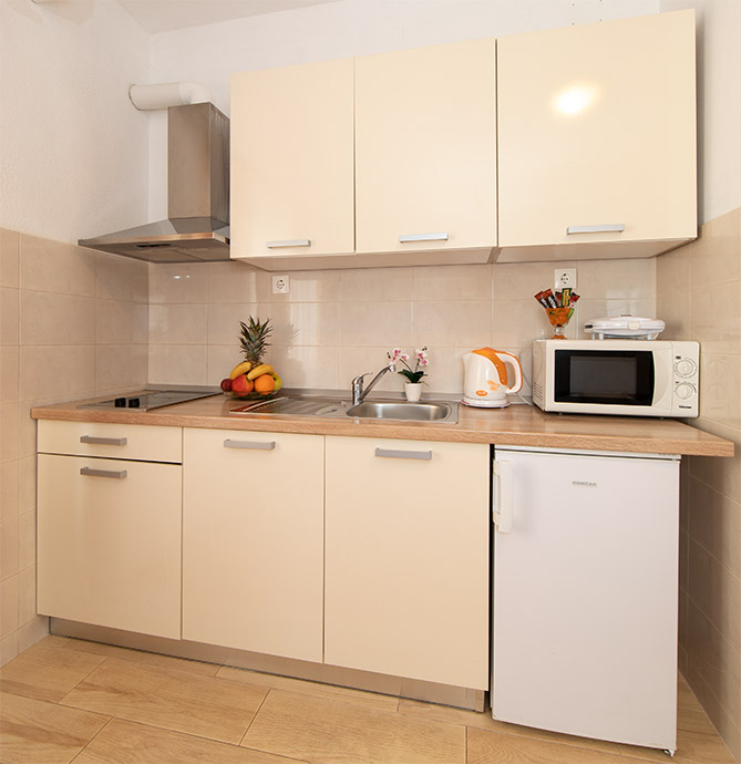 apartments Bidol, Makarska - kitchen