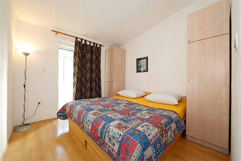 apartments Brkušić, Makarska - bedroom