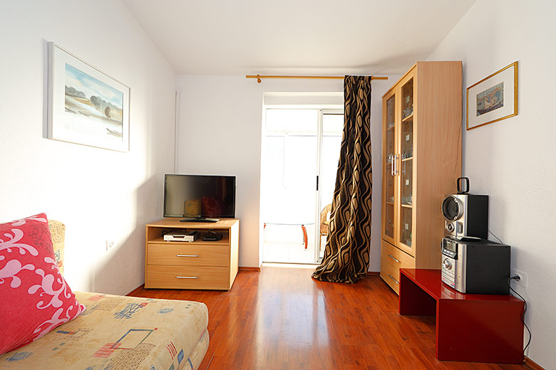 apartments Brkušić, Makarska - living room