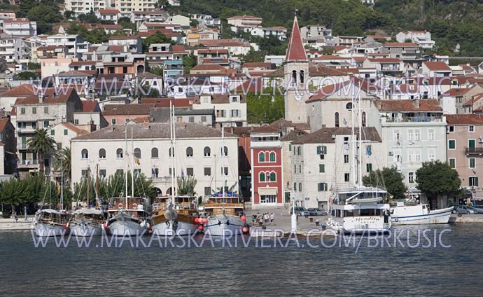 Makarska center, authentic buildings