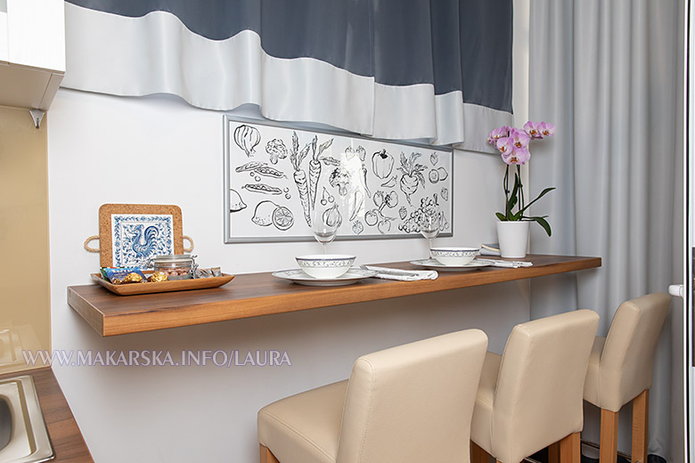 apartments Laura, Makarska - table and high chairs
