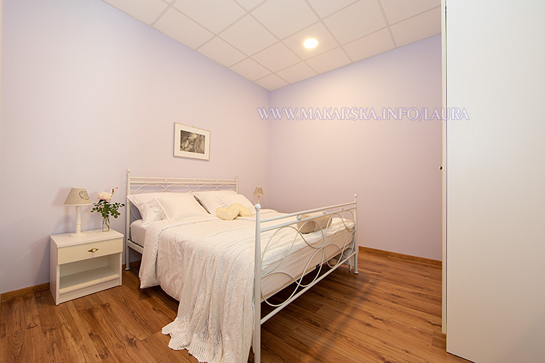 apartments Laura, Makarska - bedroom