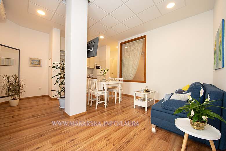 apartments Laura, Makarska - living room