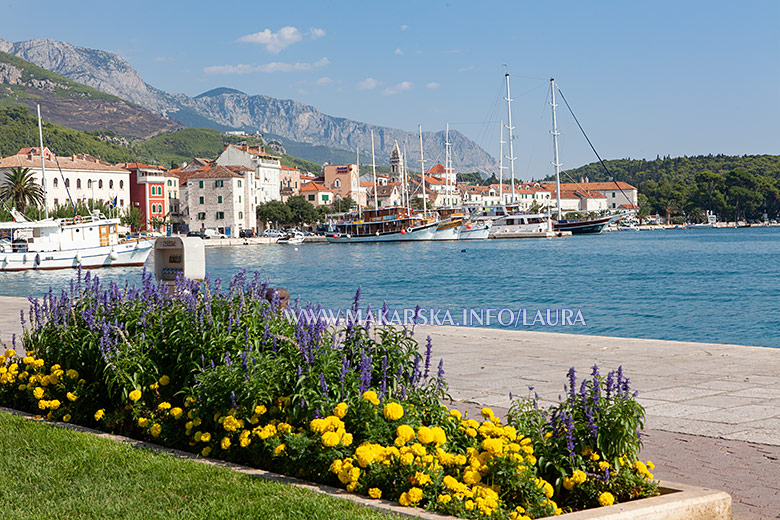 walking promenade in Makarska