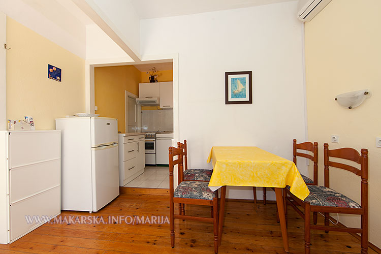Apartments Marija Orošnjak, Makarska - dining room