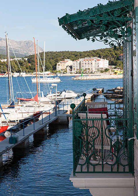 Makarska, apartments Nada - rich shaped fence