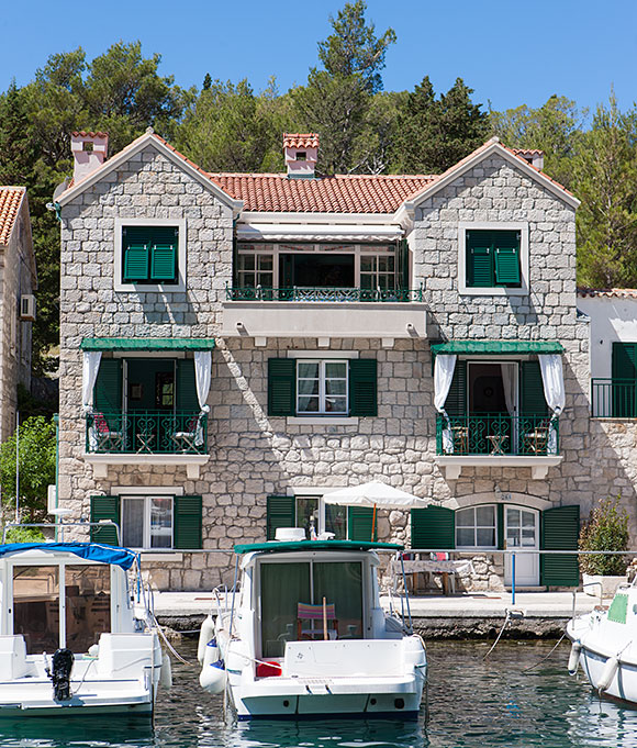 apartments Nada, Makarska - beautiful dalmatian stone house