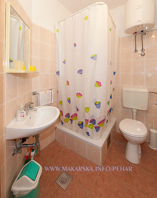 Apartments Lidija Pehar, Makarska - bathroom