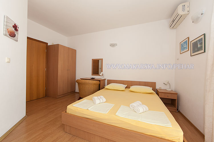 Apartments Lidija Pehar, Makarska - bedroom