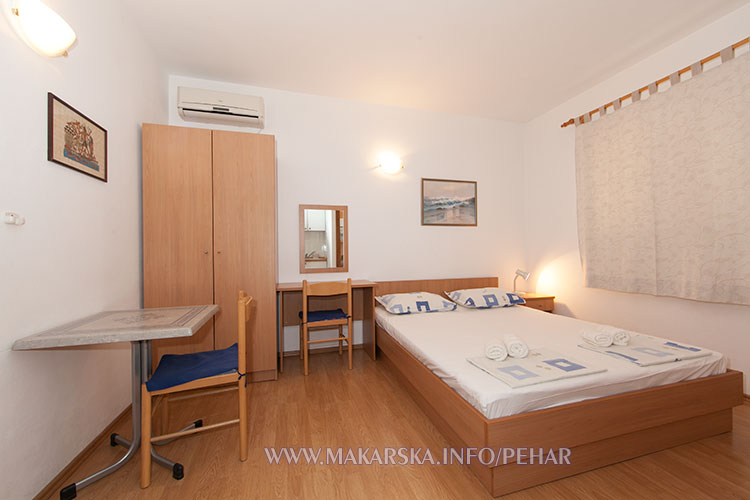 apartments Lidija Pehar, Makarska - bedroom