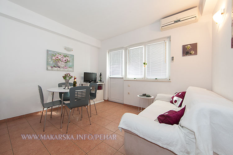 apartments Lidija Pehar, Makarska - dining_room