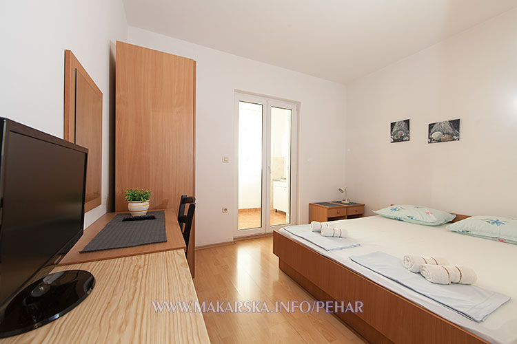 apartments Lidija Pehar, Makarska, bedroom