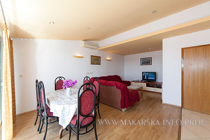 dining and living room - Esszimmer und Wohnzimmer - trpezarija i dnevni boravak