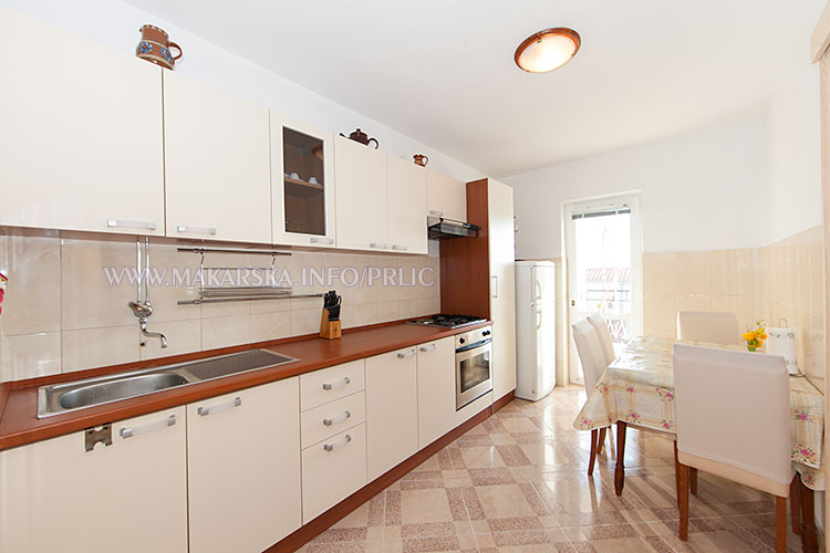 apartments Prlić, Makarska - kitchen