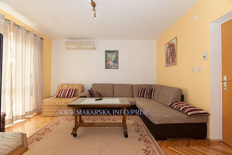 apartments Prlić, Makarska - living room
