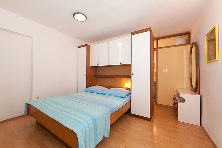 Apartments Tomaš, Makarska - bedroom