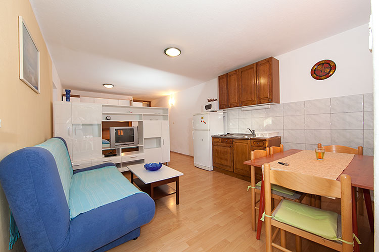 Apartments Tomaš, Makarska - living room